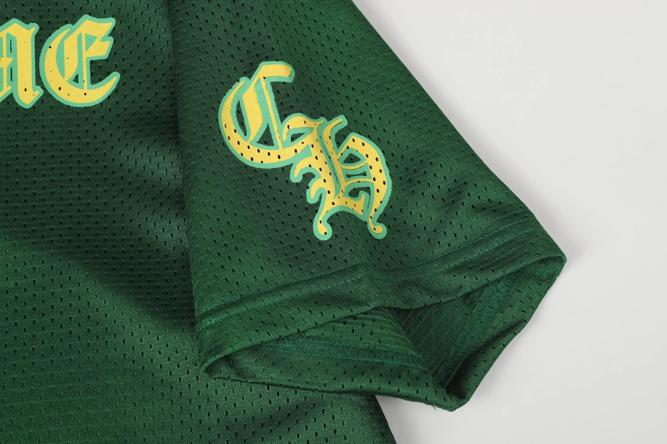 P160 Chrome Hearts CH Chrome Hearts popular Sanskrit printed mesh double-layer ice hockey jersey sports suit. Uses direct injection imported machine printing. Hardware accessories are all ground and customized. Correct configuration. Black 2025 Chrome Hearts authentic packaging. 300 grams of custom-made dyed mesh. Large version. Loose and stylish. Different from lower versions. Slim and long version with upper body and hip stretch. 100% commitment: top quality. Not fast food. The highest version on the market. Top quality - different from ordinary versions on the market. If you care about quality, you should also respect the price. Absolutely 0 after-sales service and 0 return rate so far. It’s hard not to love the style - 300g mesh custom-dyed fabric - Correct high-density main mark, washed tag, hand-sewn
